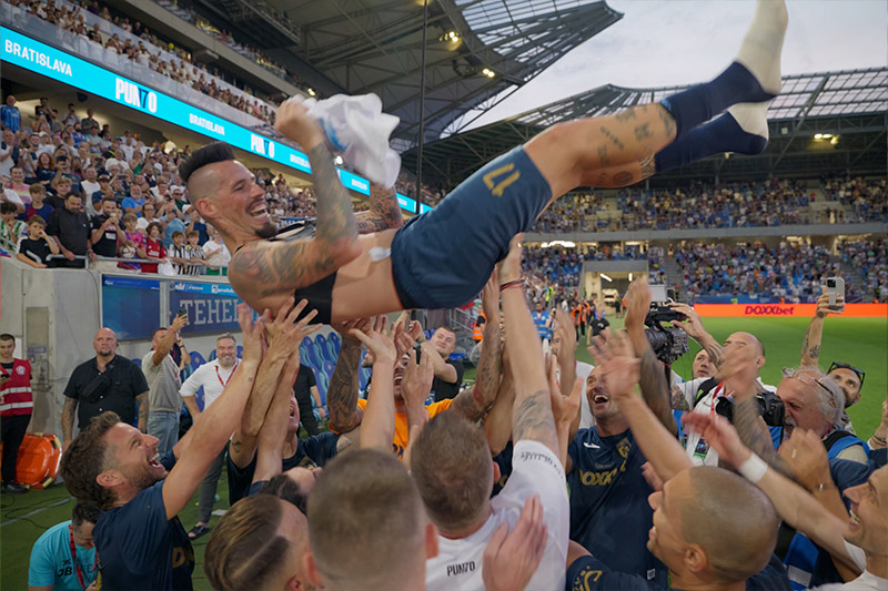 Punto17: Hamšík zatiahol ručnú. My sme mu zatlieskali a priniesli šou - Fotka Punto17: Hamšík zatiahol ručnú. My sme mu zatlieskali a priniesli šou - Fotka